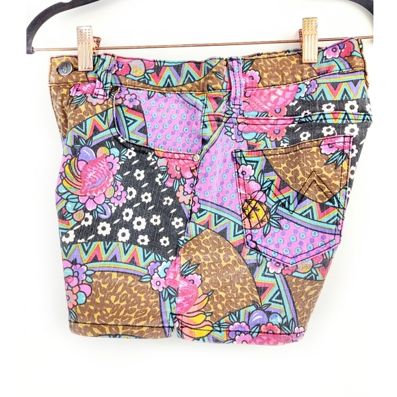 MinkPink Denim Shorts Pink Patchwork Floral Cheeky Booty Shorts Size Medium - Picture 5 of 8